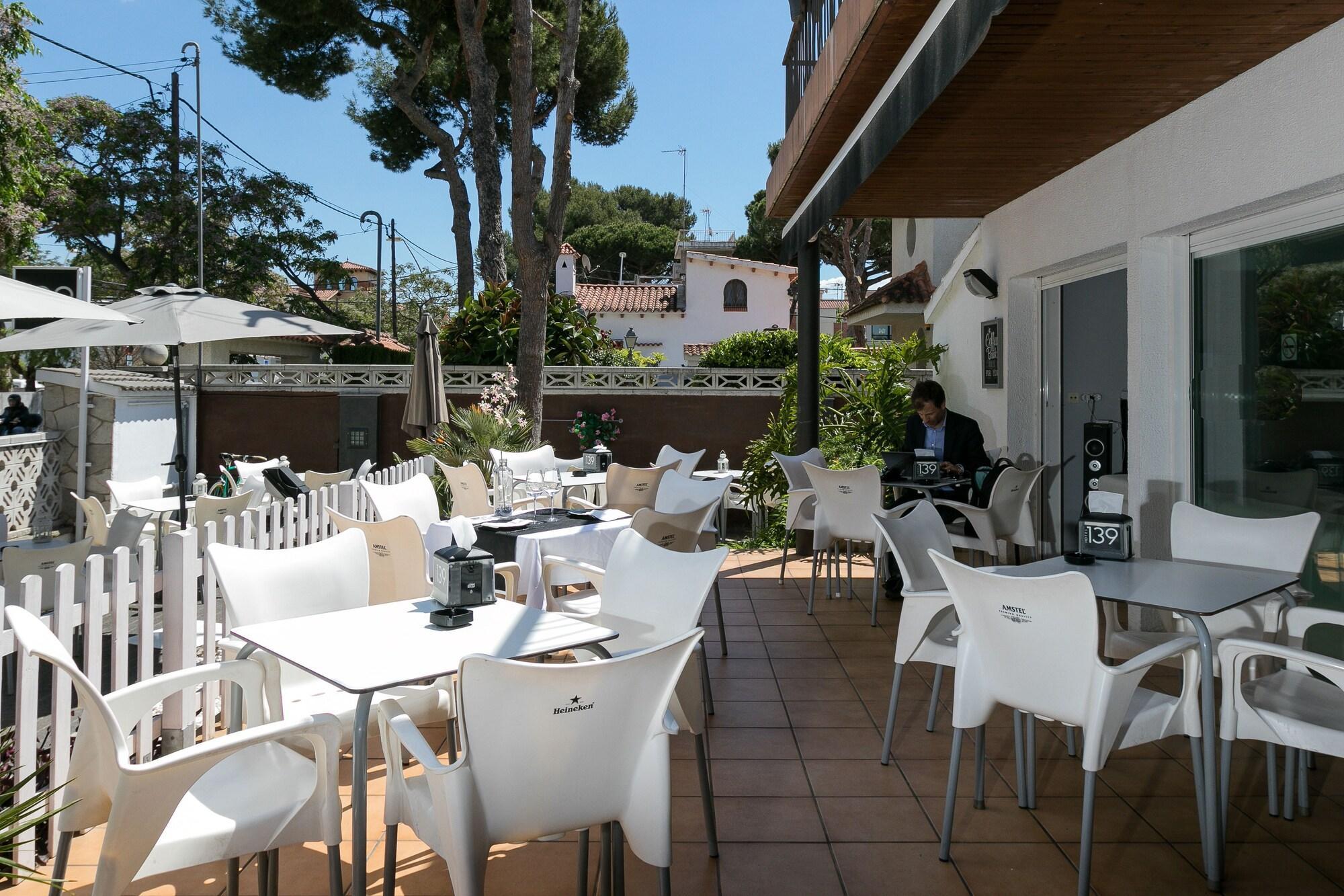 Hotel 139 Castelldefels Exteriér fotografie